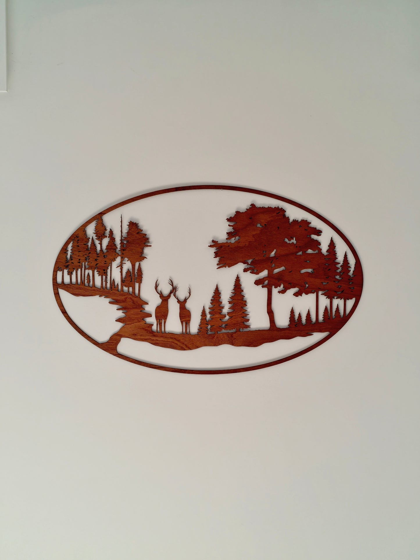 Houten wanddecoratie - Hert in het bos (ovaal)