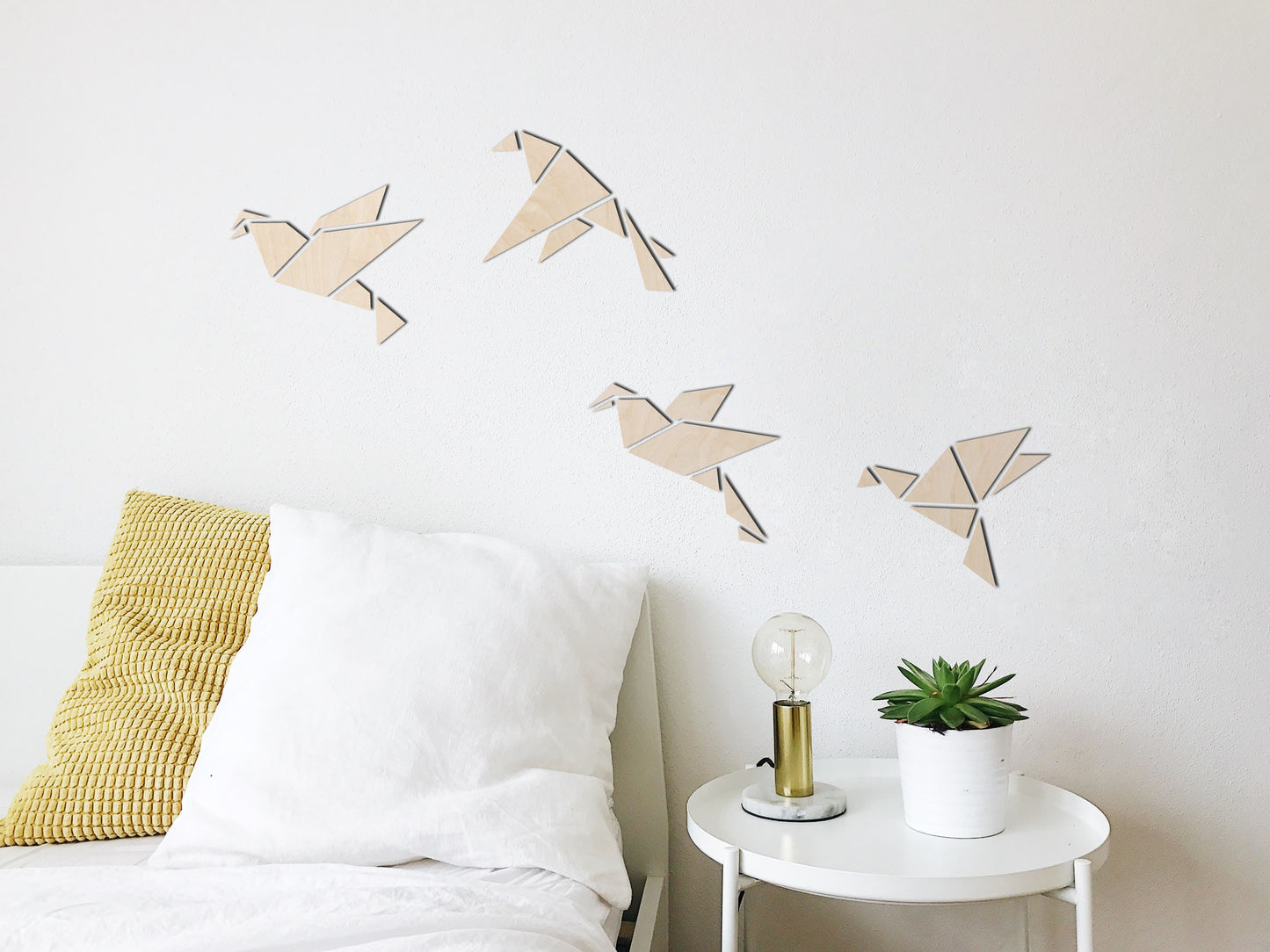 HOUTEN WANDDECORATIE / WOODEN WALL DECORATION - GEOMETRISCHE MUURDECORATIE / GEOMETRIC WALL ART - VOGELS / BIRDS per vogel / bird) - ZWART / BLACK - ORIGAMI DESIGN WANDFIGUUR - TRENDY & HIP WOONKAMER home homeinspiration decor sfeervolwonen wanddecoratie wonen interiorandhome walldecor homedecor geometricart myinterior workshop decoration natuur nature fly sky deco