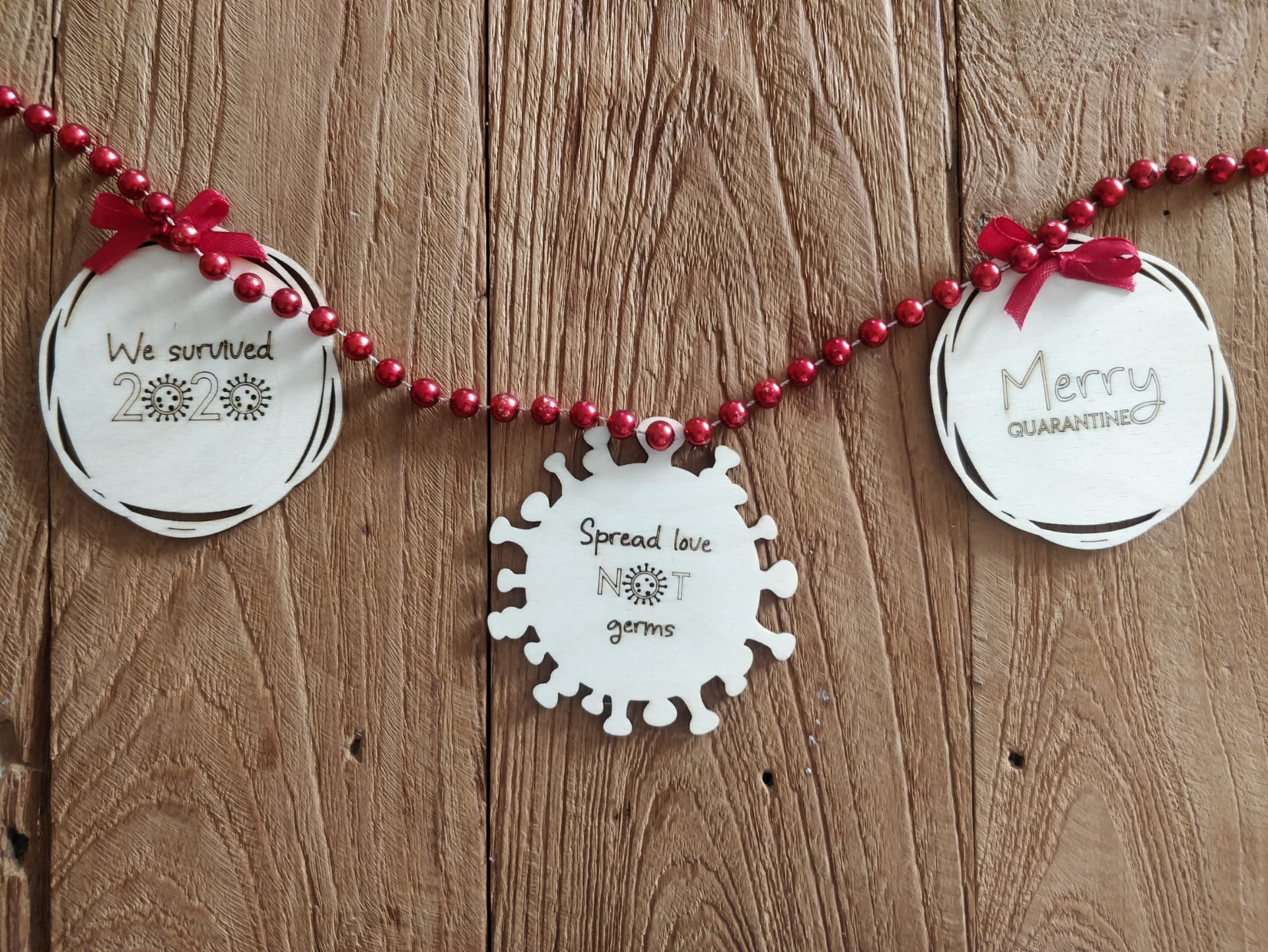 Set van 6 houten prachtige houten kerstdecoratie!   Set of 6 wooden beautiful Christmas decorations!