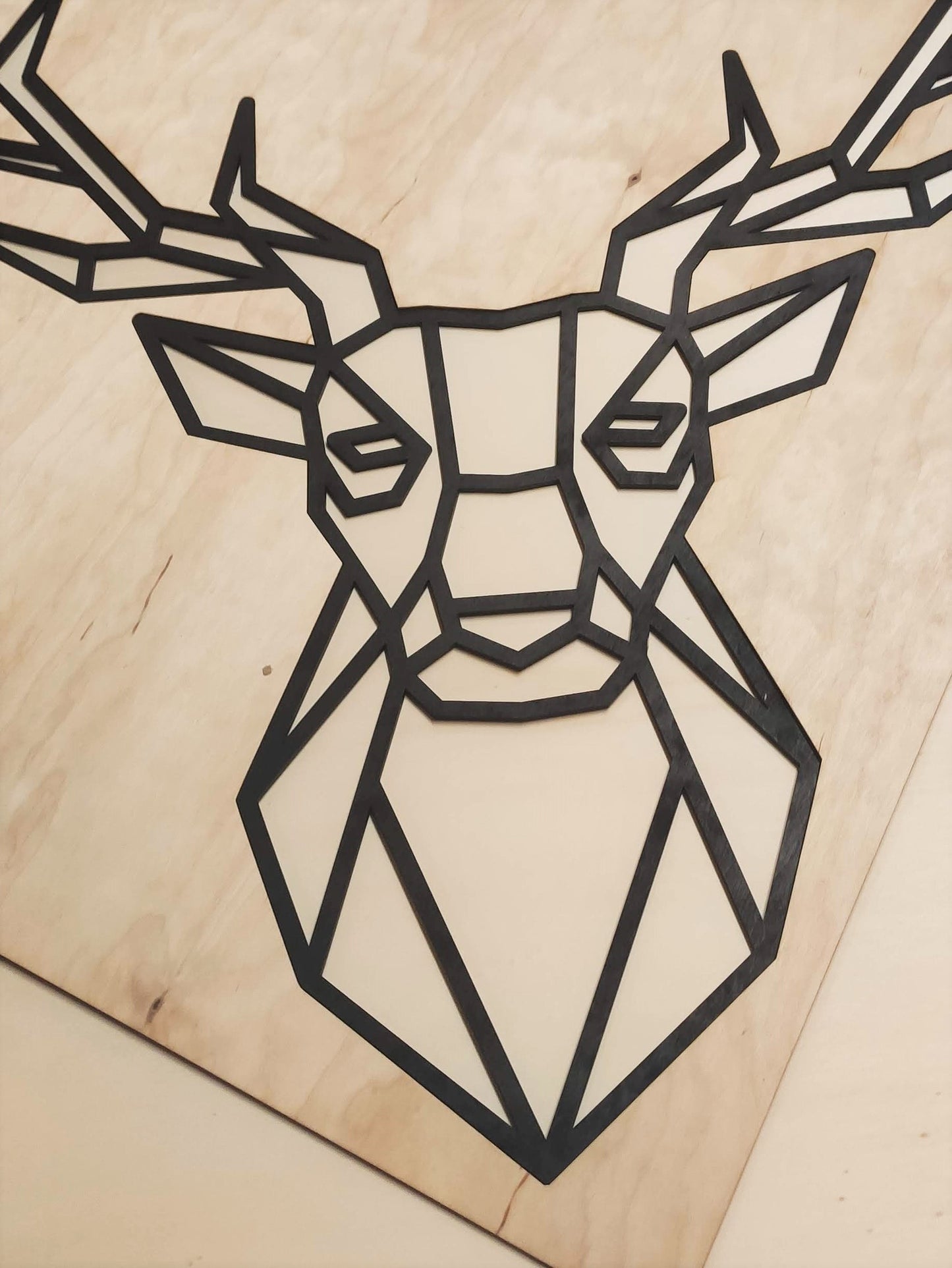 Houten wanddecoratie - Geometrisch Hertenkop (Symmetrisch)