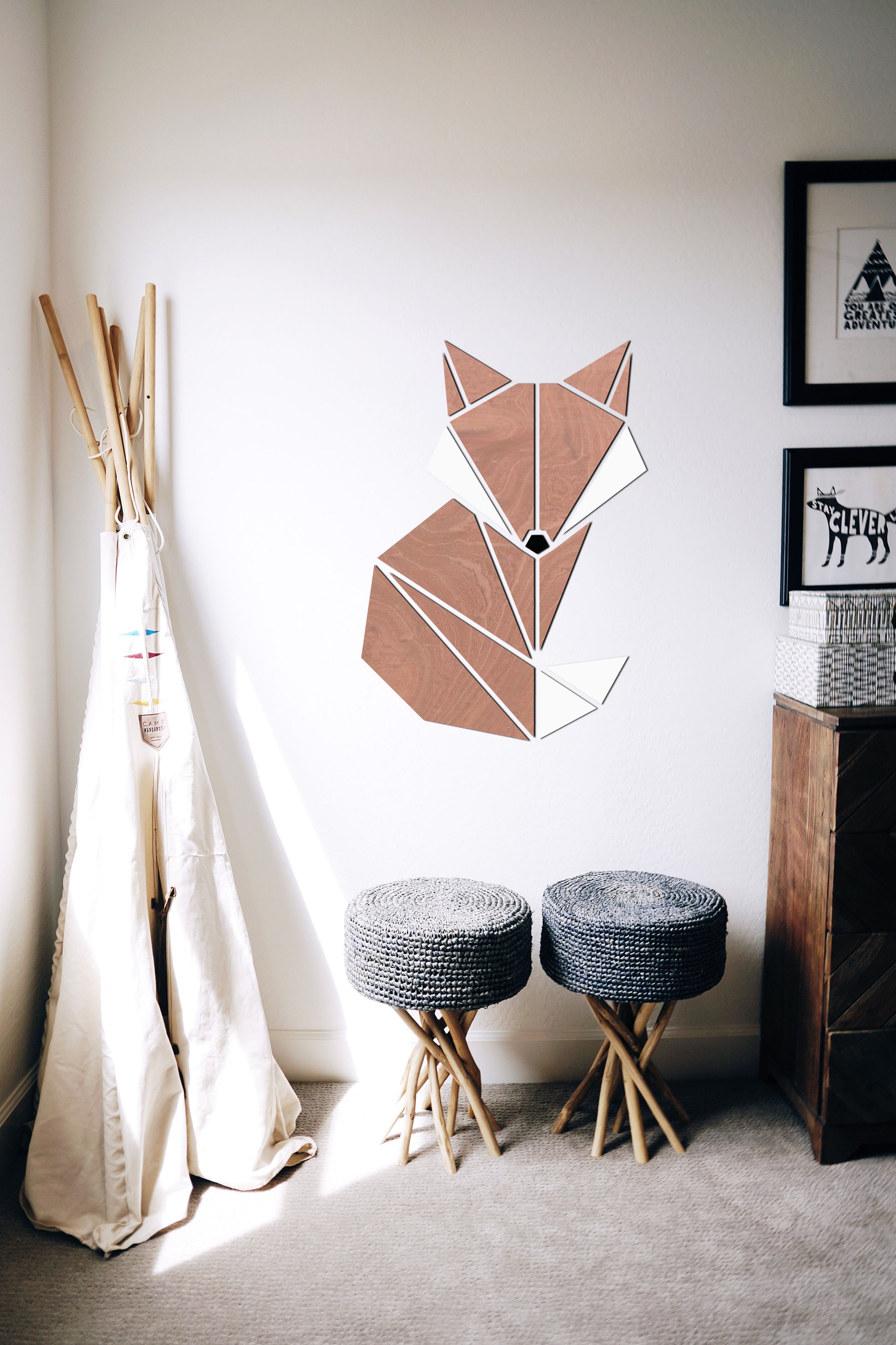   HOUTEN WANDDECORATIE / WOODEN WALL DECORATION - GEOMETRISCHE MUURDECORATIE VOOR DE KINDERKAMER / GEOMETRIC WALL ART FOR KID'S ROOM - VOS / FOX LICHT HOUT / NATURAL WOOD  KINDERKAMER SLAAPKAMER  MUURDECORATIE  CADEAU  DECORATIE BABY  INTERIEUR MUUR WAND HOUT  UNIEK NATUUR  Babykamer DIER  ANIMAL ORIGAMI DESIGN WANDFIGUUR - DIEREN  - DEVOS Wall Art Animal Babyroom babyroomdecor homedecor Walldecoration walldecorationideas wallartkids kidsroominspiration kidsroomdesign kidswallart op muur modern unique