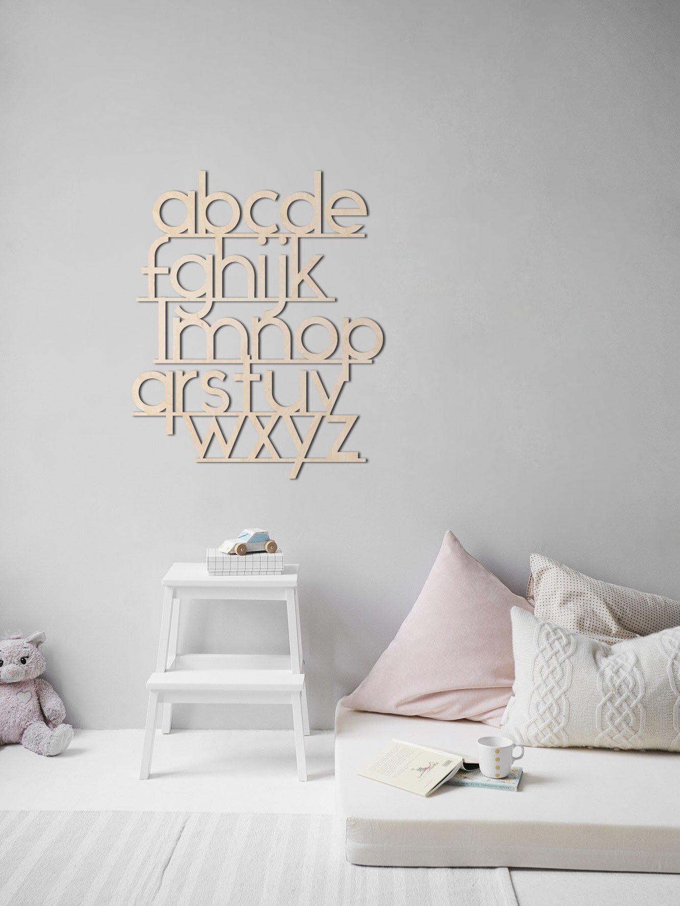 HOUTEN WANDDECORATIE / WOODEN WALL DECORATION - MUURDECORATIE VOOR KINDERKAMER / WALL ART FOR KIDS ROOM ALFABET / ALPHABET LICHT HOUT / NATURAL WOOD - WANDFIGUUR BABYKAMER ABC school leren study letters letter learning lesson children kidsroom  Babyroom babyroomdecor homedecor Walldecoration walldecorationideas wallartkids kidsroominspiration kidsroomdesign kidswallart op muur modern unique Wanddecoratie