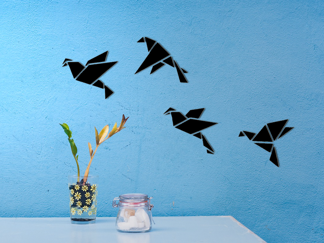 HOUTEN WANDDECORATIE / WOODEN WALL DECORATION - GEOMETRISCHE MUURDECORATIE / GEOMETRIC WALL ART - VOGELS / BIRDS per vogel / bird) - ZWART / BLACK - ORIGAMI DESIGN WANDFIGUUR - TRENDY & HIP WOONKAMER home homeinspiration decor sfeervolwonen wanddecoratie wonen interiorandhome walldecor homedecor geometricart myinterior workshop decoration natuur nature fly sky deco