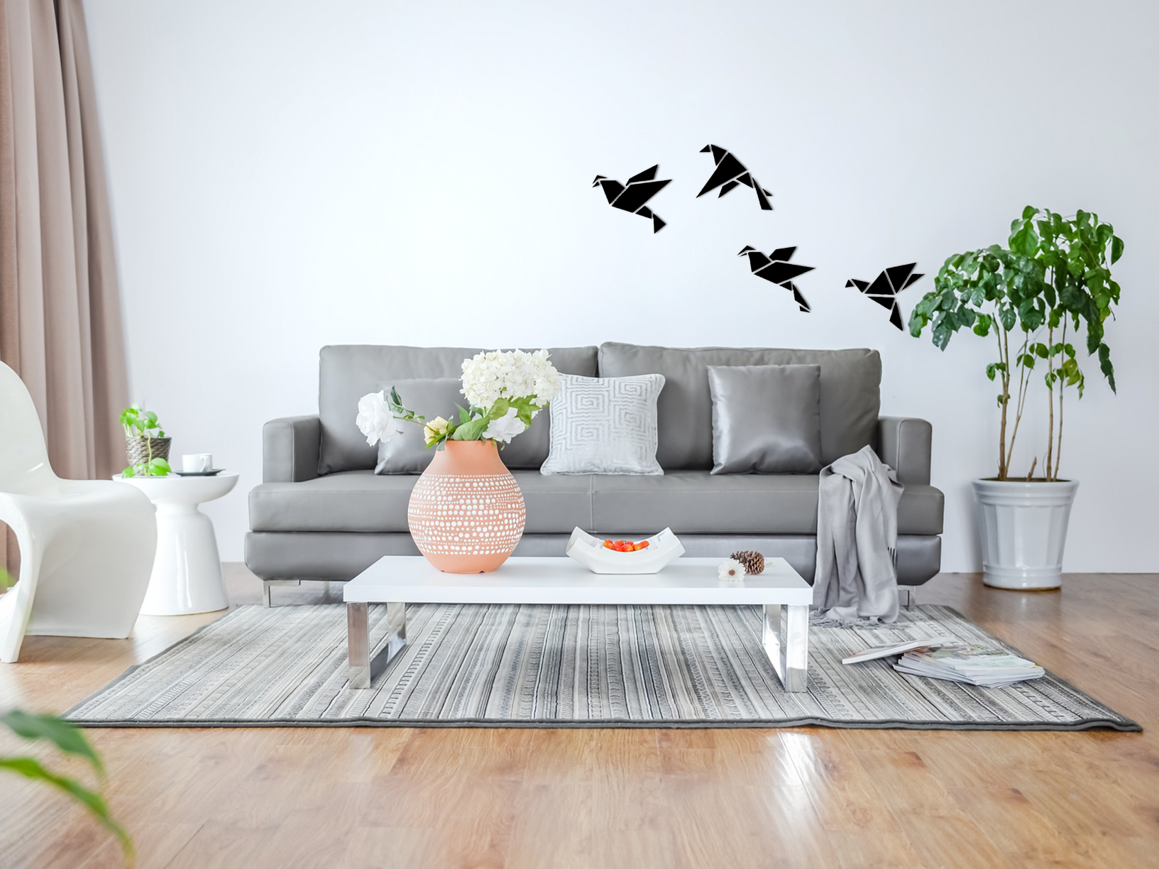 HOUTEN WANDDECORATIE / WOODEN WALL DECORATION - GEOMETRISCHE MUURDECORATIE / GEOMETRIC WALL ART - VOGELS / BIRDS per vogel / bird) - ZWART / BLACK - ORIGAMI DESIGN WANDFIGUUR - TRENDY & HIP WOONKAMER home homeinspiration decor sfeervolwonen wanddecoratie wonen interiorandhome walldecor homedecor geometricart myinterior workshop decoration natuur nature fly sky deco