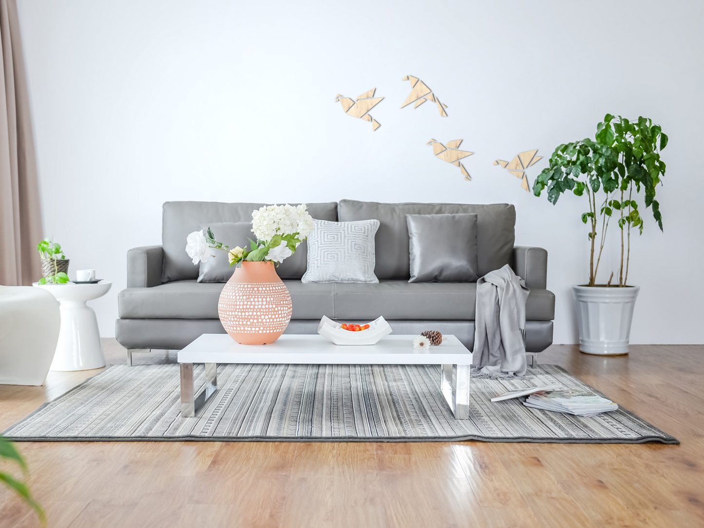 HOUTEN WANDDECORATIE / WOODEN WALL DECORATION - GEOMETRISCHE MUURDECORATIE / GEOMETRIC WALL ART - VOGELS / BIRDS per vogel / bird) - ZWART / BLACK - ORIGAMI DESIGN WANDFIGUUR - TRENDY & HIP WOONKAMER home homeinspiration decor sfeervolwonen wanddecoratie wonen interiorandhome walldecor homedecor geometricart myinterior workshop decoration natuur nature fly sky deco
