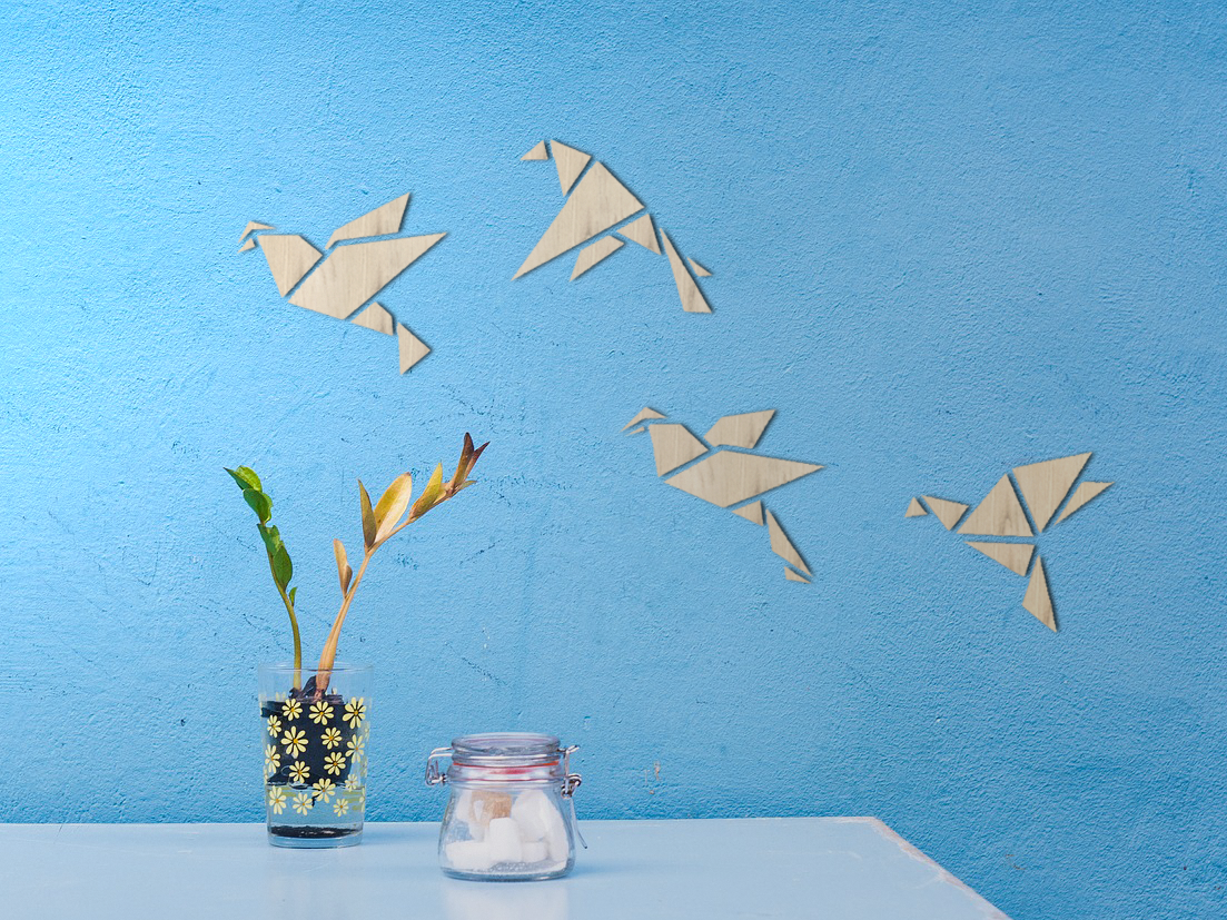 HOUTEN WANDDECORATIE / WOODEN WALL DECORATION - GEOMETRISCHE MUURDECORATIE / GEOMETRIC WALL ART - VOGELS / BIRDS per vogel / bird) - ZWART / BLACK - ORIGAMI DESIGN WANDFIGUUR - TRENDY & HIP WOONKAMER home homeinspiration decor sfeervolwonen wanddecoratie wonen interiorandhome walldecor homedecor geometricart myinterior workshop decoration natuur nature fly sky deco
