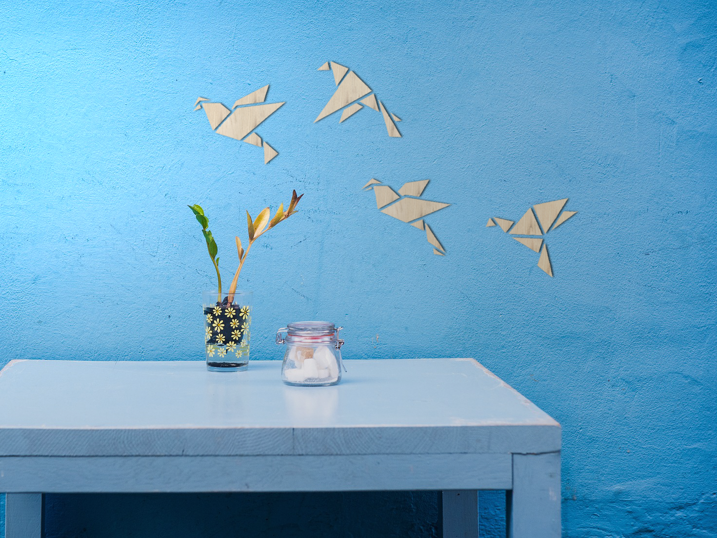 HOUTEN WANDDECORATIE / WOODEN WALL DECORATION - GEOMETRISCHE MUURDECORATIE / GEOMETRIC WALL ART - VOGELS / BIRDS per vogel / bird) - ZWART / BLACK - ORIGAMI DESIGN WANDFIGUUR - TRENDY & HIP WOONKAMER home homeinspiration decor sfeervolwonen wanddecoratie wonen interiorandhome walldecor homedecor geometricart myinterior workshop decoration natuur nature fly sky deco