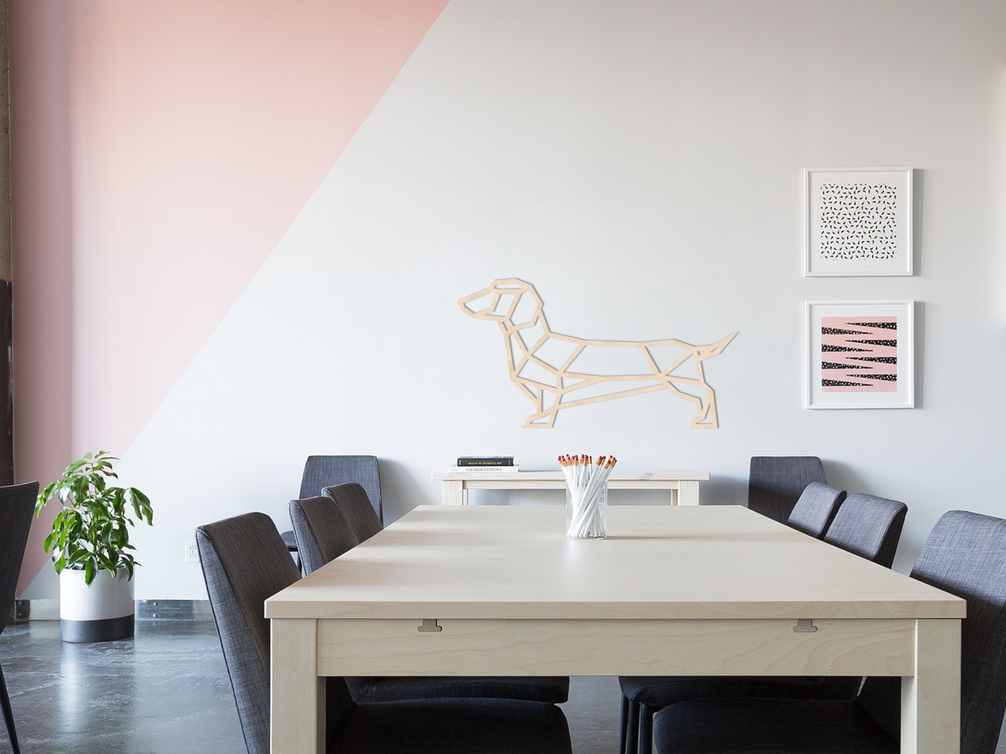 HOUTEN WANDDECORATIE / WOODEN WALL DECORATION - GEOMETRISCHE MUURDECORATIE / GEOMETRIC WALL ART - WORSTHOND / TECKEL / DACHSHUND / WIENERDOG - Natural wood- GEOMETRISCHE MUUR DECORATIE / GEOMETRIC  DOG - HOND WOONKAMER MUURDECORATIE WALL ART GESCHENK DECORATIE INTERIEUR DIEREN MUUR WAND HOUT GIFT- UNIEK KADO  CADEAU
