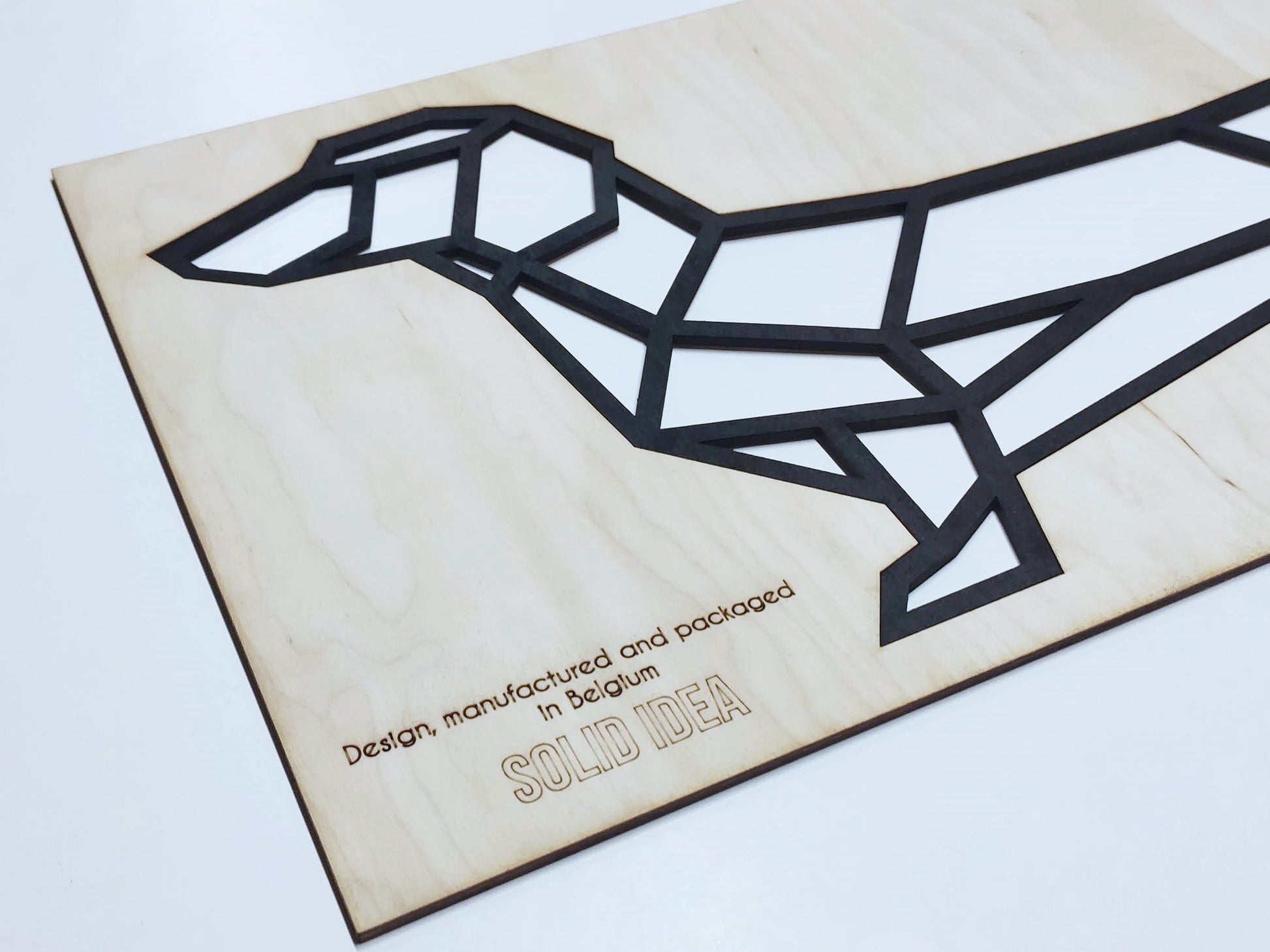 HOUTEN WANDDECORATIE / WOODEN WALL DECORATION - GEOMETRISCHE MUURDECORATIE / GEOMETRIC WALL ART - WORSTHOND / TECKEL / DACHSHUND / WIENERDOG - ZWART / BLACK - ORIGAMI DESIGN WANDFIGUUR - TRENDY & HIP WOONKAMER - HONDEN / DOGS - deco  muurdeco houtenmuurdecoratie decoration decoratie eyecatcher uniek decorationinterieur hout shoplokaal huisdecoratie