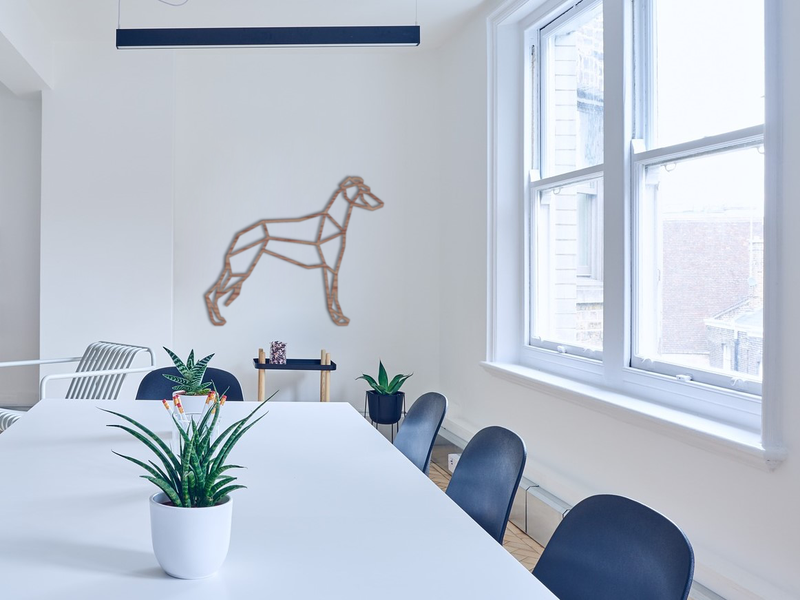 HOUTEN WANDDECORATIE / WOODEN WALL DECORATION - GEOMETRISCHE MUURDECORATIE / GEOMETRIC WALL ART - WINDHOND / GREYHOUND / WHIPPET - DONKER HOUT / DARK WOOD - ORIGAMI DESIGN WANDFIGUUR - TRENDY - CADEAU / GIFT / GESCHENK - HONDEN / DOGS