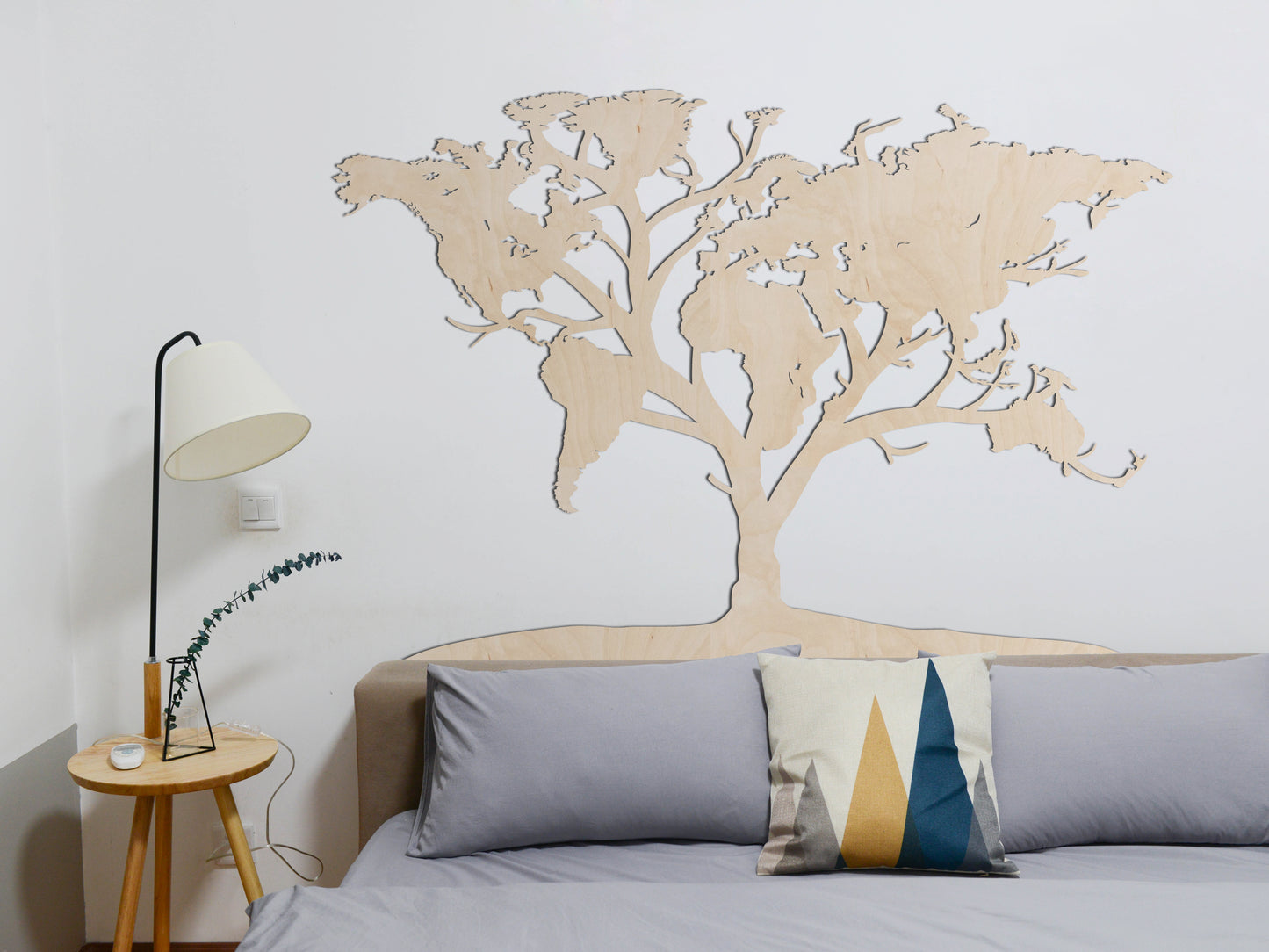 living decor / travel / for traveller / woonkamer / wonen / trendy / stijl  style DÉCORATION MURALE EN BOIS - ART MURAL - ARBRE CARTE DU MONDE / ARBRE CARTE DU MONDE - NOIR / NOIR - ATLAS - SALON ÉLÉGANT ET TENDANCE - TERRE - CONTINENTS - VOYAGE - NATURE - ARBRE - CADEAU HOUTEN WANDDECORATIE / WOODEN WALL DECORATION - MUURDECORATIE / WALL ART - WERELDKAART BOOM / WORLD MAP TREE - ZWART / BLACK - ATLAS - STIJLVOL EN TRENDY WOONKAMER - AARDE - CONTINENTEN - REIZEN - NATUUR - TREE - CADEAU GIFT