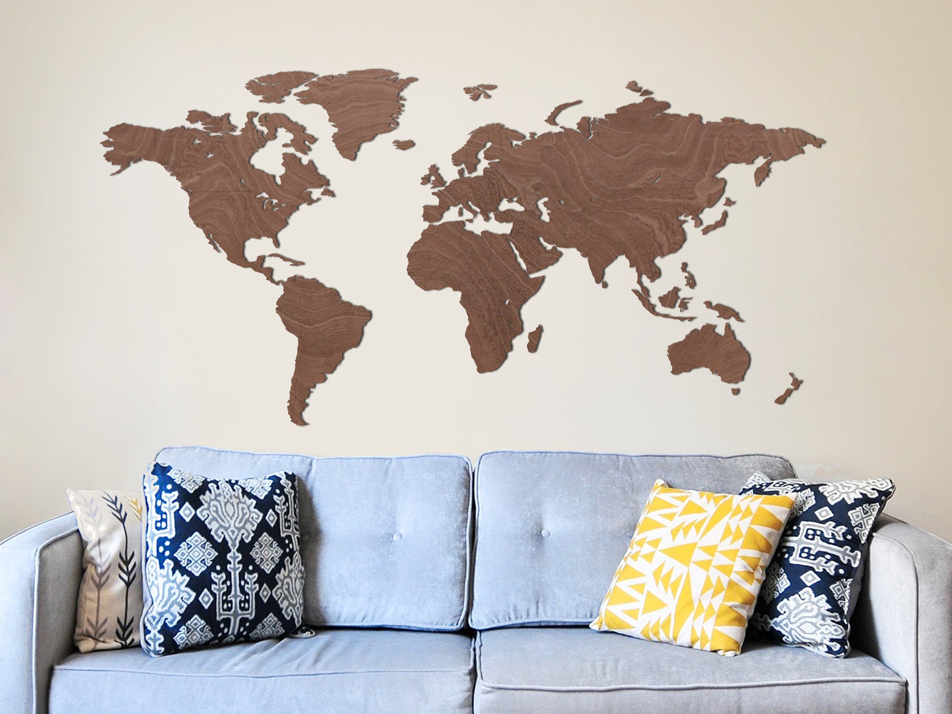 REIZEN - salon / living / trendy / style / vacances / on the road / decor / travel / for traveller / woonkamer / wonen / trendy / stijl /salon / séjour / tendance / styleHOUTEN WANDDECORATIE / WOODEN WALL DECORATION - MUURDECORATIE / WALL ART - WERELDKAART / WORLD MAP - 150cm x 74cm - DONKER HOUT / DARK WOOD - ATLAS - STIJLVOL EN TRENDY WOONKAMER - AARDE - CONTINENTEN - AARDRIJKSKUNDE