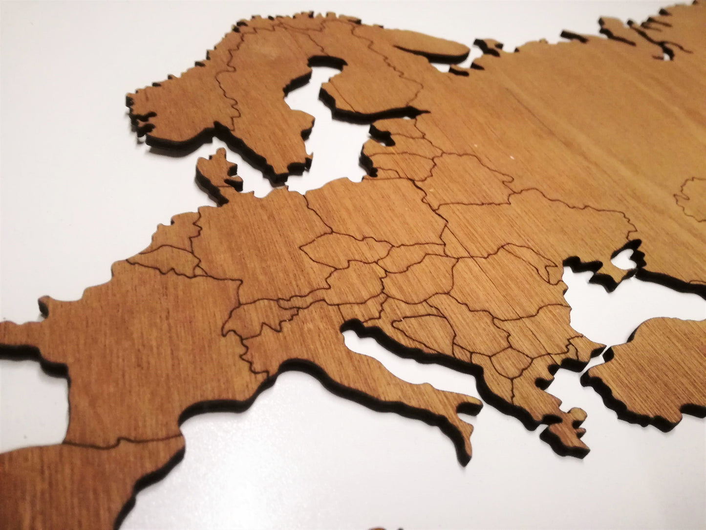 Houten wereldkaart