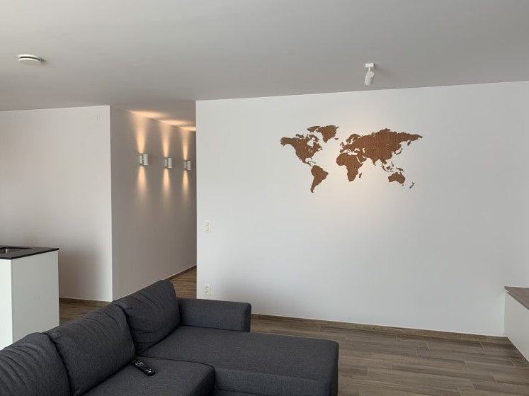 Houten wereldkaart