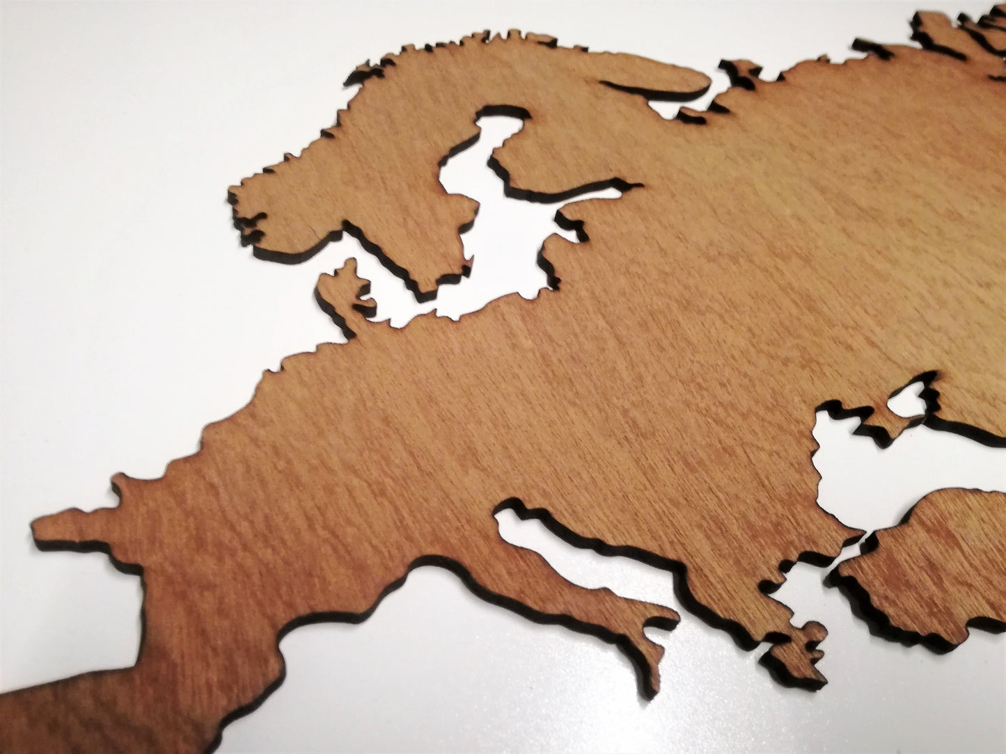 Houten wereldkaart
