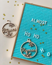 Beautiful personalised baubles with name!  Mooie gepersonaliseerde kerstballen met naam