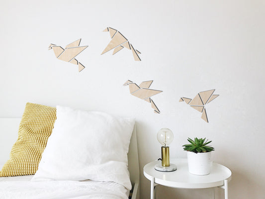 HOUTEN WANDDECORATIE / WOODEN WALL DECORATION - GEOMETRISCHE MUURDECORATIE / GEOMETRIC WALL ART - VOGELS / BIRDS per vogel / bird) - ZWART / BLACK - ORIGAMI DESIGN WANDFIGUUR - TRENDY & HIP WOONKAMER home homeinspiration decor sfeervolwonen wanddecoratie wonen interiorandhome walldecor homedecor geometricart myinterior workshop decoration natuur nature fly sky deco