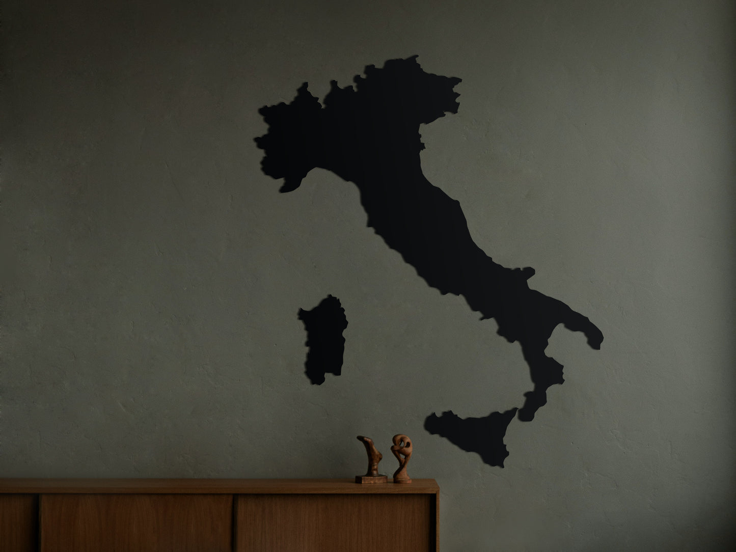 Wanddecoratie voor woonkamer of kantoor. Lasergesneden houten kaart van Italië
