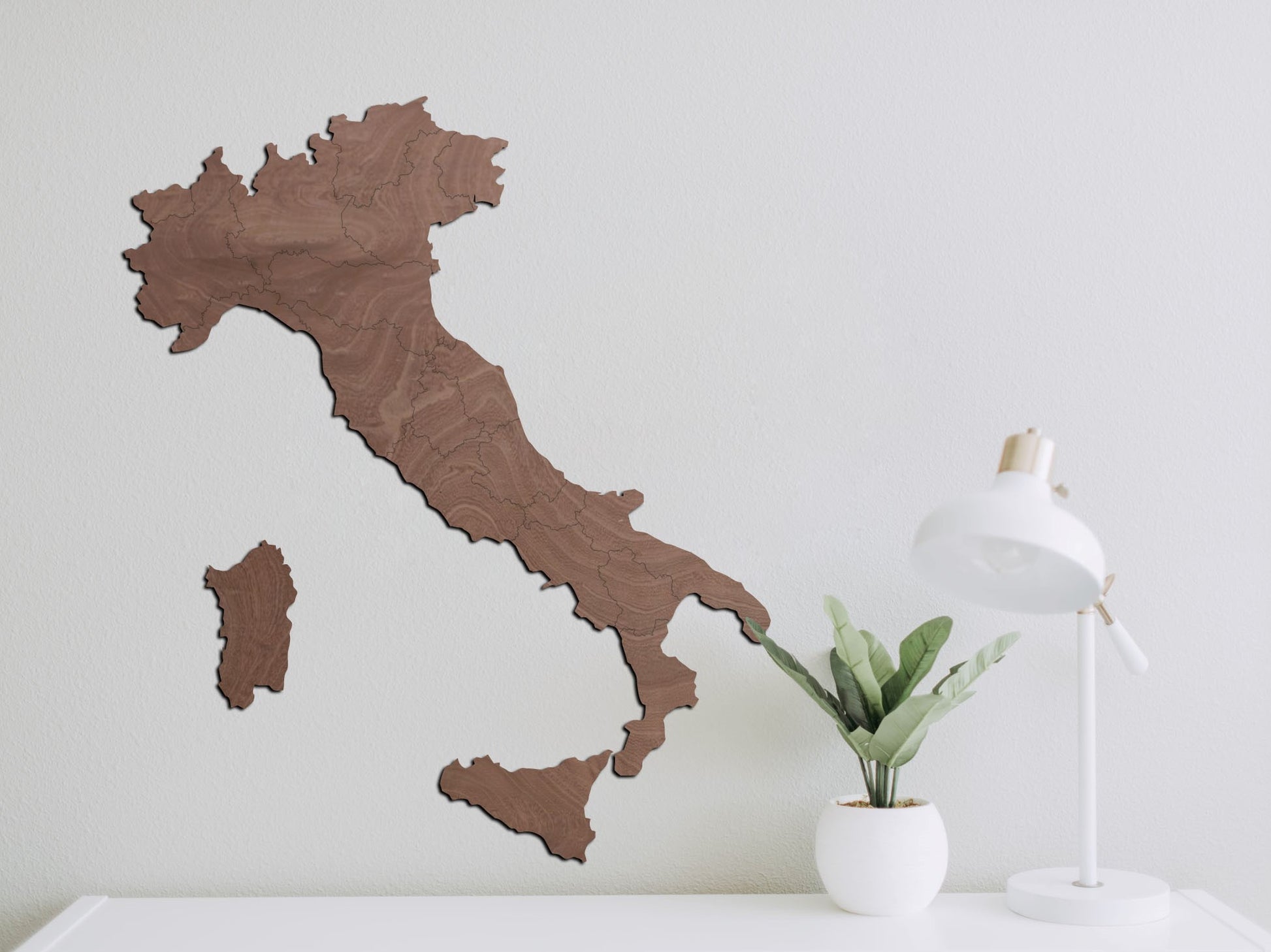 Carte d'Italie en bois découpée au laser