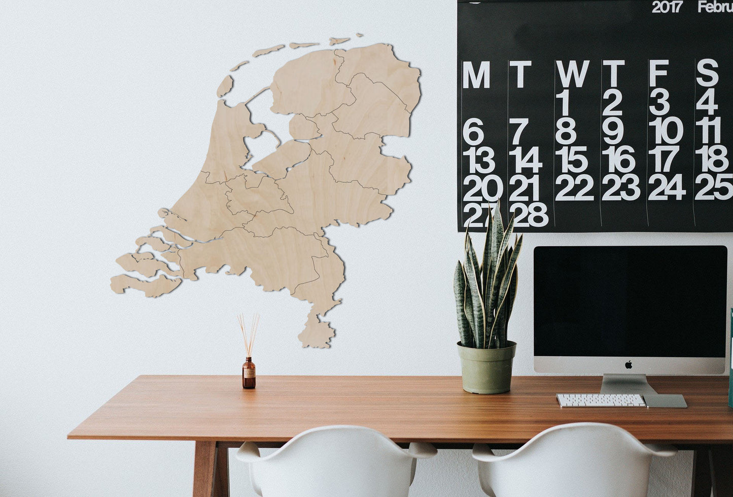 Lasergesneden houten kaart van Nederland